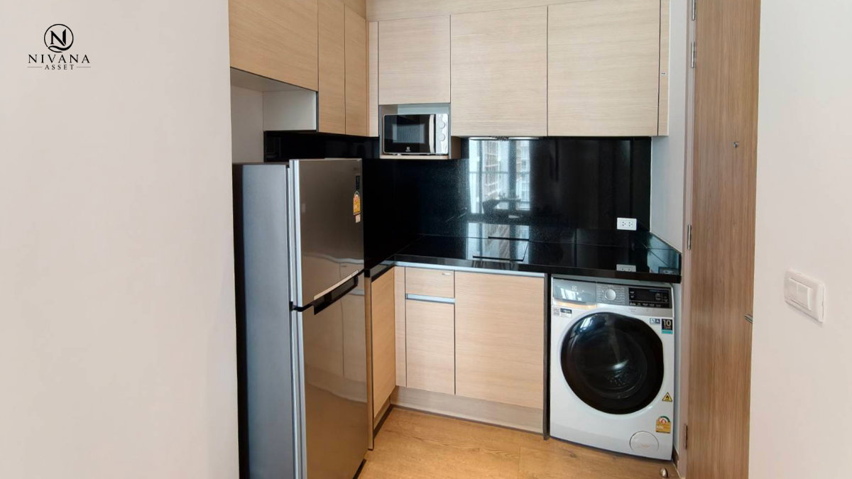 picture Brand New. Beautifully Furnished. Perfectly Located. - 3/22