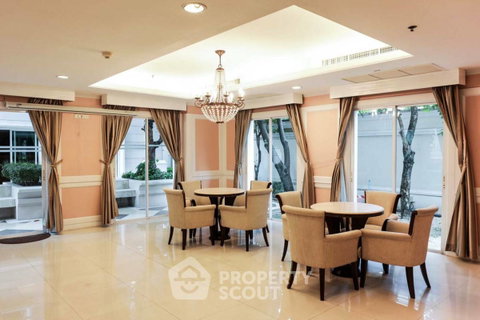 คอนโด 3-ห้องนอน ที่ ลา วี ออง โรส เพลส คอนโดมิเนียม ใกล้ BTS ทองหล่อ (ID 888090)