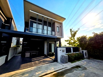 Houses for sale Chonburi : Stylish House for Sale North Pattaya 4 Bed Fully Furnished