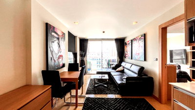 ขายคอนโด : 🛏️ 1 ห้องนอน - 🛁 1 ห้องน้ำ - 🏙️ Sea View - 🇹🇭 ชื่อบริษัท - 🏢 The Cliff Condominium Pattaya - รหัส: CLIFF183