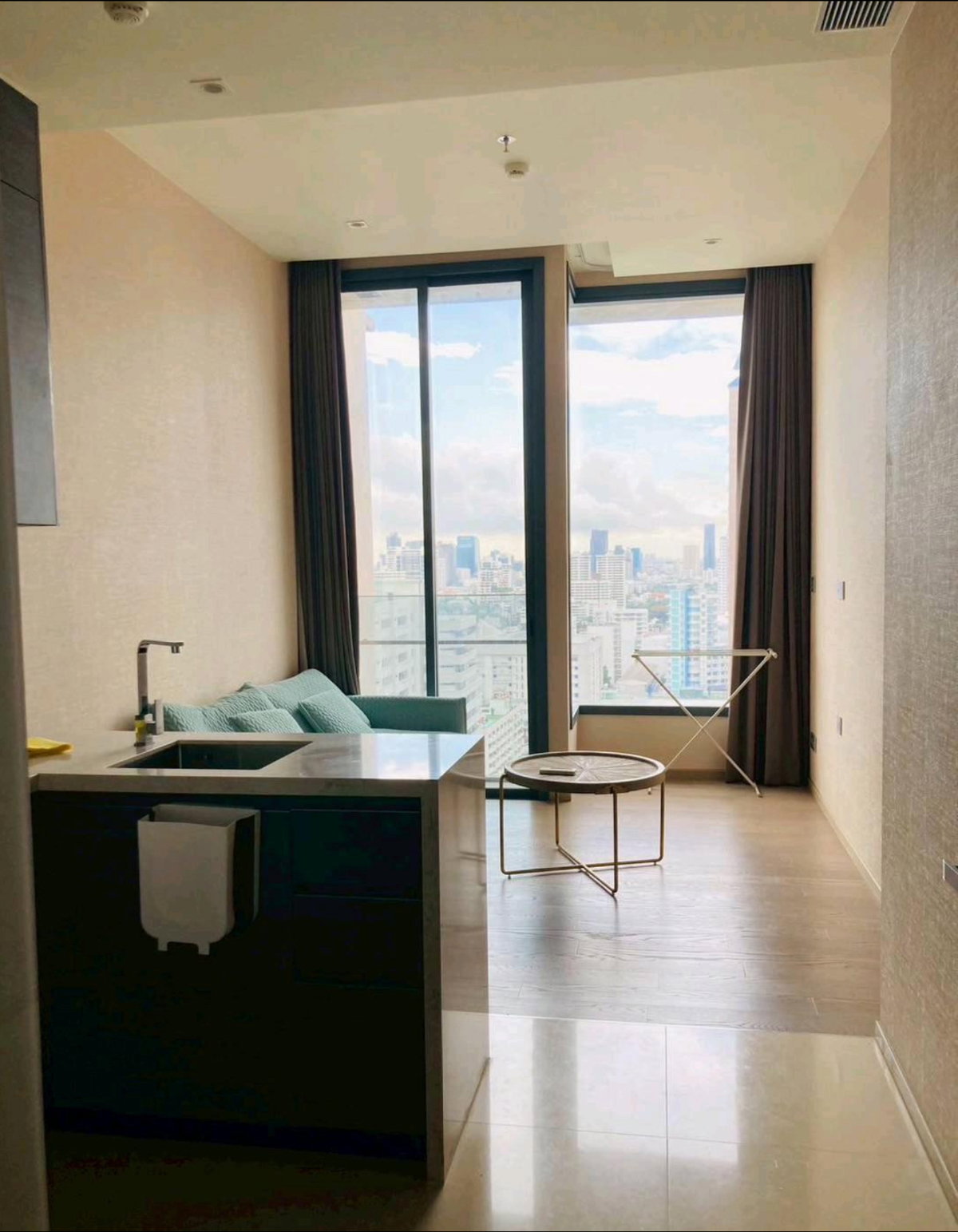 The Esse Asoke 35 ตร.ม. กรุณาเพิ่ม Line ID @806qphgn o8415o5483