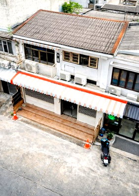 เช่าอาคารพาณิชย์ ถนนสาทรเหนือ : BTS สะพานตากสิน 400 ม. เจริญกรุง บางรัก โรงแรมแชงกรี-ลา เช่าอาคารพาณิชย์ 2 คูหาติดกัน