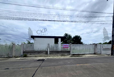 Land for sale Muang Chon Buri Chonburi : L260124 | Land for sale, 100 square wa, already leveled and fenced. Located in Chonburi, near Khao Lam Road. Suitable for building a house.