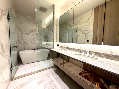 Condos for sale : Ultimate Luxury Lifestyle with Convenience The Reserve Sathorn