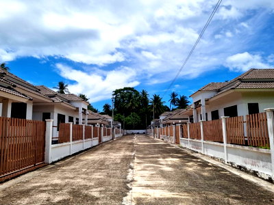 ขายบ้านเดี่ยว : ขายโครงการบ้านเดี่ยวทั้งโครงการ 6 หลัง ใกล้หาดหน้าด่าน จ.นครศรีธรรมราช