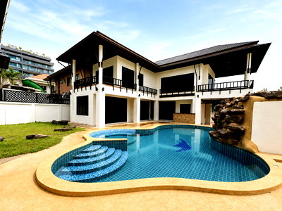 Houses for rent Chonburi : 4 Bedroom Private Pool Villa for Rent Pratumnak Pattaya