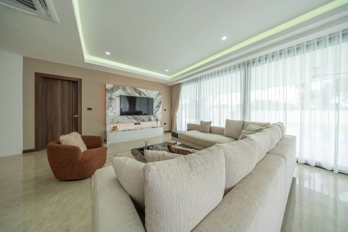รูป High End 5 Bedroom Pool Villa for Sale Huay Yai Pattaya - รูปที่ 7/26