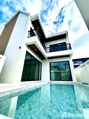 Houses for sale Phuket : 3 Bedroom Villa for sale in Wichit, Phuket  6713952