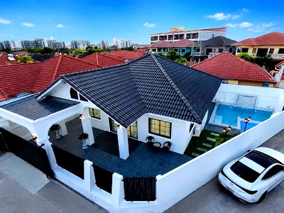 บ้านเดี่ยว คิงเพาเวอร์ พัทยา คอมเพล็กซ์  : 3 Bedroom Pool Villa for Sale Khao Talo Pattaya