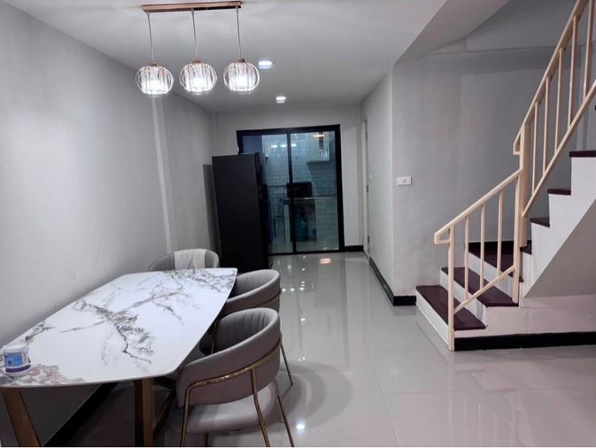 3-bed townhouse for rent, 18 sqm, 18 sq wah, Huai Khwang
