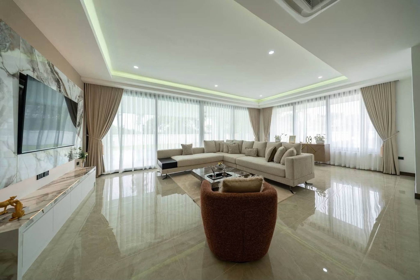 รูป High End 5 Bedroom Pool Villa for Sale Huay Yai Pattaya - รูปที่ 5/26