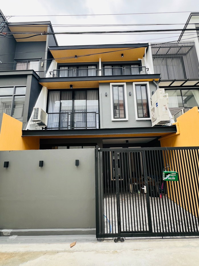 รูป 🔥 Townhome for Rent – Ekkamai 22 : 4BR  for Rent – 80K (Negotiable) 🔥 - รูปที่ 1/37