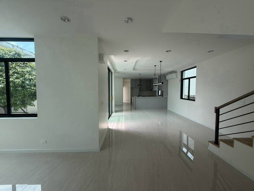 รูป บ้านเดี่ยวสร้างใหม่ 3 ชั้น ย่านบางโพ - รูปที่ 4/20
