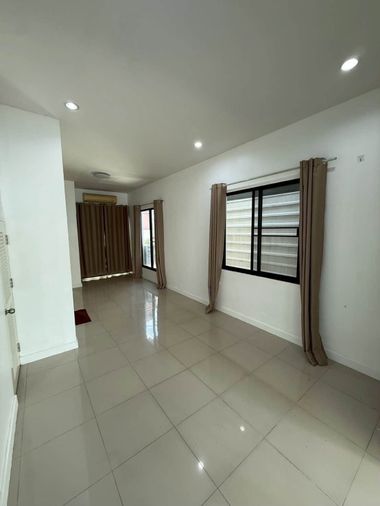 ให้เช่าทาวน์โฮม 3 ห้องนอน 120 ตร.ม. 25 ตร.ว. ซิกเนเจอร์ วัชรพล