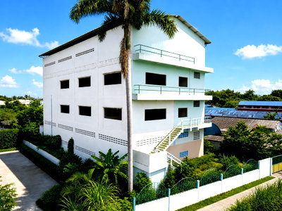 Office for sale Ammata City Industrial Estate : Three-story shophouse for sale on 1 rai of land, Sriracha, Chonburi, near Khong Market.