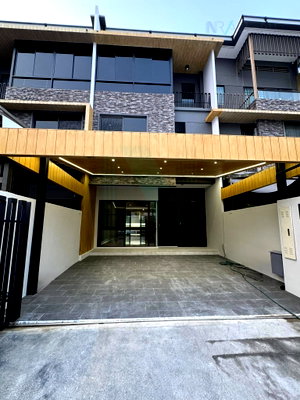 Townhouses for rent Bangkok : 📌 For Rent 3-story Townhouse THE LANDMARK EKAMAI-RAMINDRA 3 bedroom 4 bathroom
