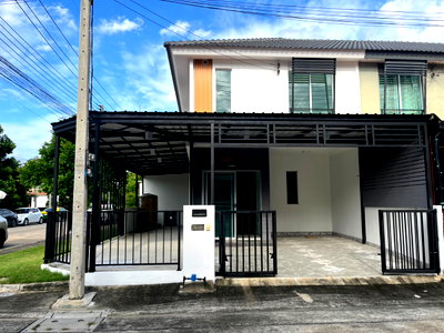 ขายบ้านเดี่ยว : NPA-24-028 ทาวน์เฮ้าส์2 ชั้น หมู่บ้านพฤกษา 96/2 ซอย 19 ตำบลคลองหลวง อำเภอคลองหลวง จังหวัดปทุมธานี (ราคาถูก! 2,100,000 บาท)