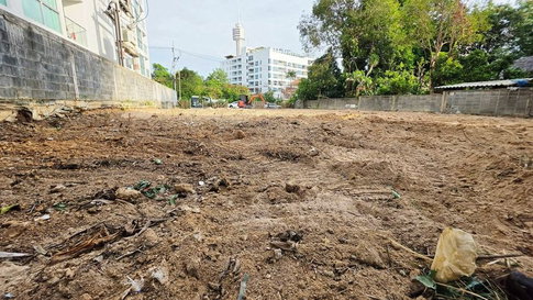 Land for sale in a prime location on Khao Phra Tamnak, Pattaya, Chonburi. Ideal for investment.