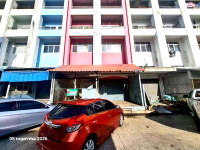 Shophouses for sale ์Navanakorn : SHOP HOUSE 32 Sq.w. Khlong Luang Pathumthani for 4M