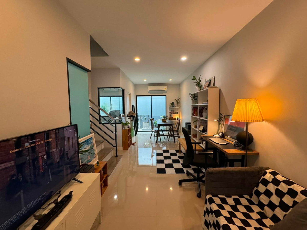 รูป 🟡 ขายด่วน!!! ทาวน์เฮ้าส์ 3 ห้องนอน โครงการ สิริ เพลส รังสิต (Siri Place Rangsit) ใกล้ทางด่วนบางพูน หน้าบ้านเป็นสวน  ✅เป็นส่วนตัว เงียบสงบ บรรยากาศดี - รูปที่ 3/20