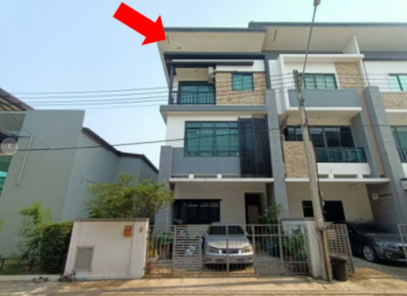 Townhouses for sale : 🔥 Land with Building for Sale at The Living Residence Rangsit