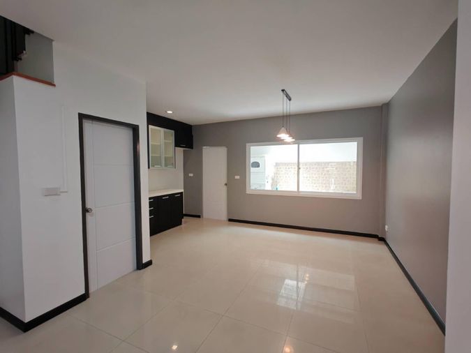 3-bed townhouse for sale, 23.7 sq wah, Vista Park Viphavadi