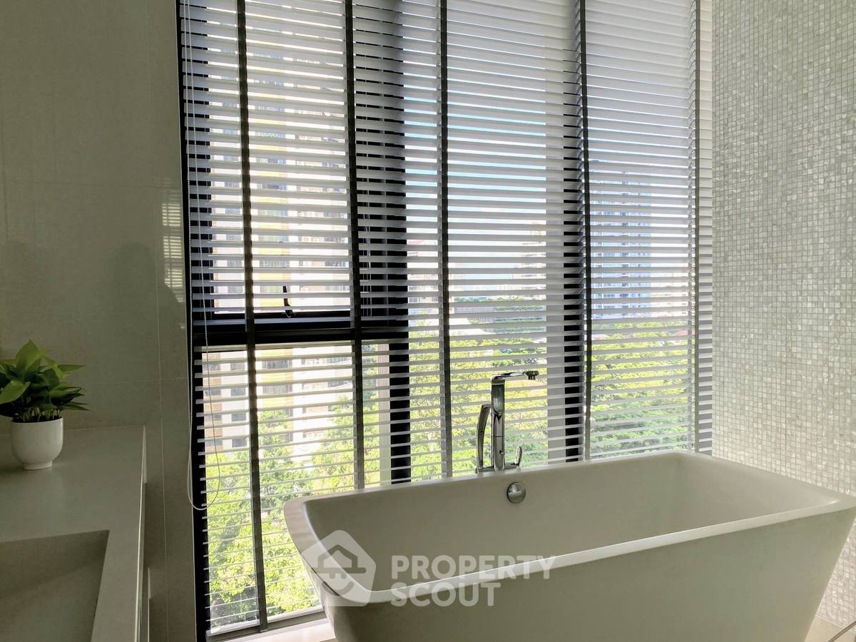 รูป ใกล้ BTS พร้อมพงษ์ 100 ม. | 2 ห้องนอน Vittorio Sukhumvit 39 (ID 3237865) - รูปที่ 9/12