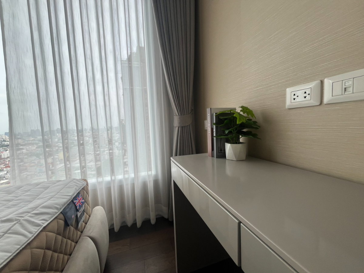 รูป ให้เช่าราคาถูก คอนโดห้องใหม่ The Saint Residences 2-Bed ชั้นสูง ห้องสวย ระเบียงทิศใต้ - รูปที่ 10/11