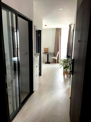 Condos for rent : Condo for rent, corner unit, large size, near BTS Udom Suk 