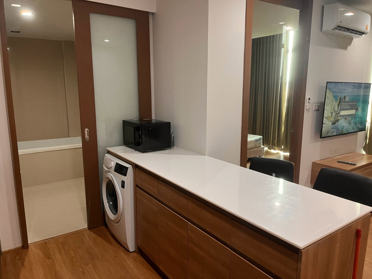 picture Green Lake Condo Sriracha 099-690-3486 - 11/14