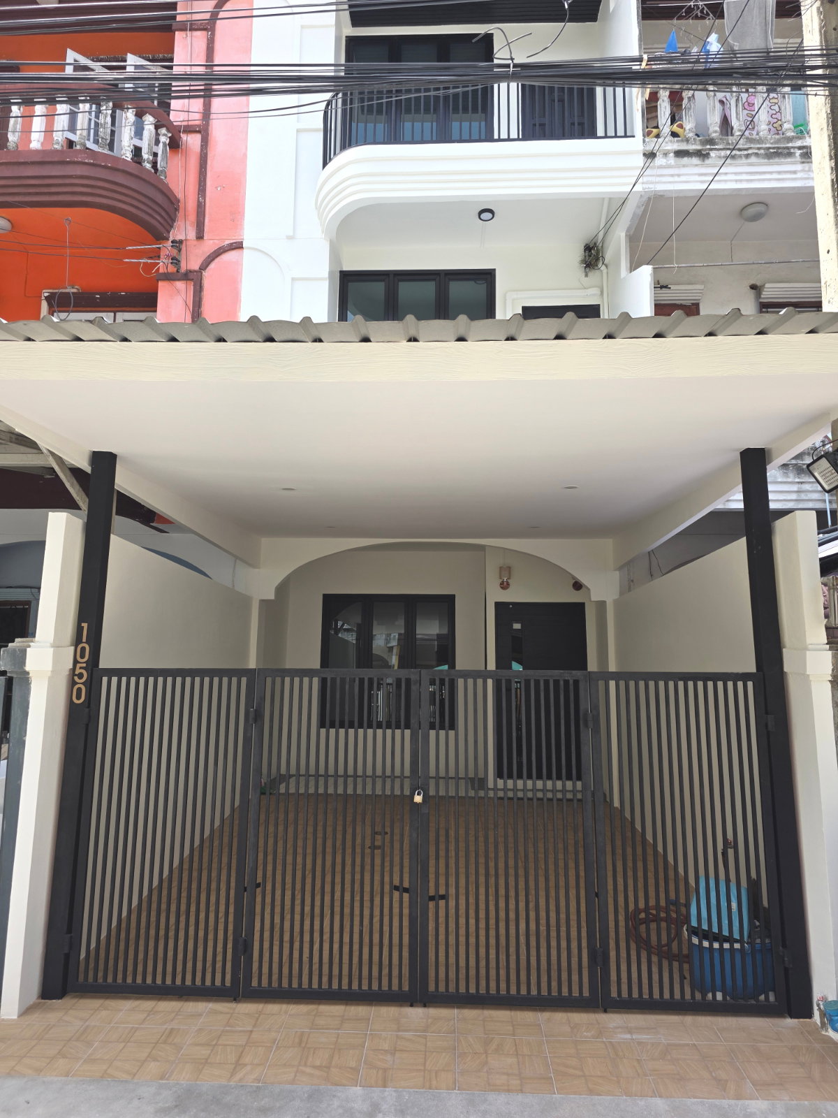 ทาวน์เฮาส์3ชั้น รีโนเวทใหม่ หมู่บ้านไพโรจน์ บางนา ทำเลบางนา–สุขุมวิท ใกล้เซ็นทรัลบางนา