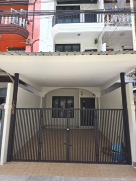 ทาวน์เฮาส์3ชั้น รีโนเวทใหม่ หมู่บ้านไพโรจน์ บางนา ทำเลบางนา–สุขุมวิท ใกล้เซ็นทรัลบางนา 