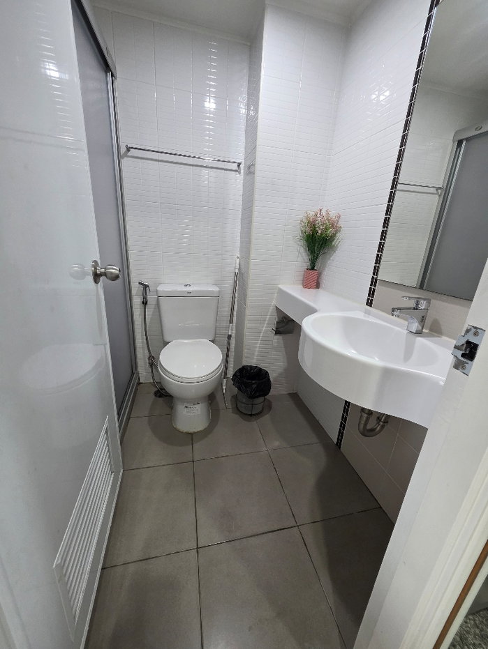 รูป For Rent ให้เช่าลุมพินีเพลสรามอินทรา ติดห้างCentral และBTS หน้าตึก+ เฟอร์นิเจอร์ครบ - รูปที่ 20/26