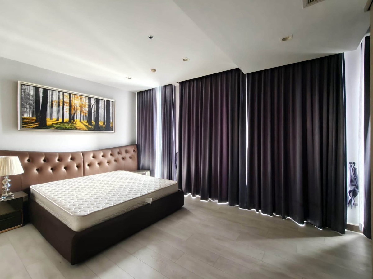 picture Noble                        Ploenchit  - 5/17