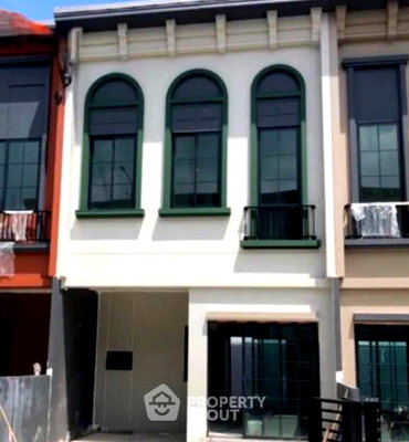 Townhouses for sale Samut Prakarn : Pet-Friendly 3-BR Townhouse At Siri Place Bangna - Theparak (ID 3236242)