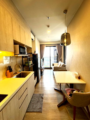 Condos for rent : Keen condo 1  bed 18000 bath Opposite Robinson.