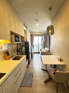 Keen condo 1 bed 18000 bath Opposite Robinson.