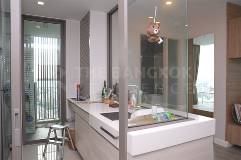 The Room BTS Wongwianyai Best Location Condo for City Dwellers near BTS Wongwian Yai