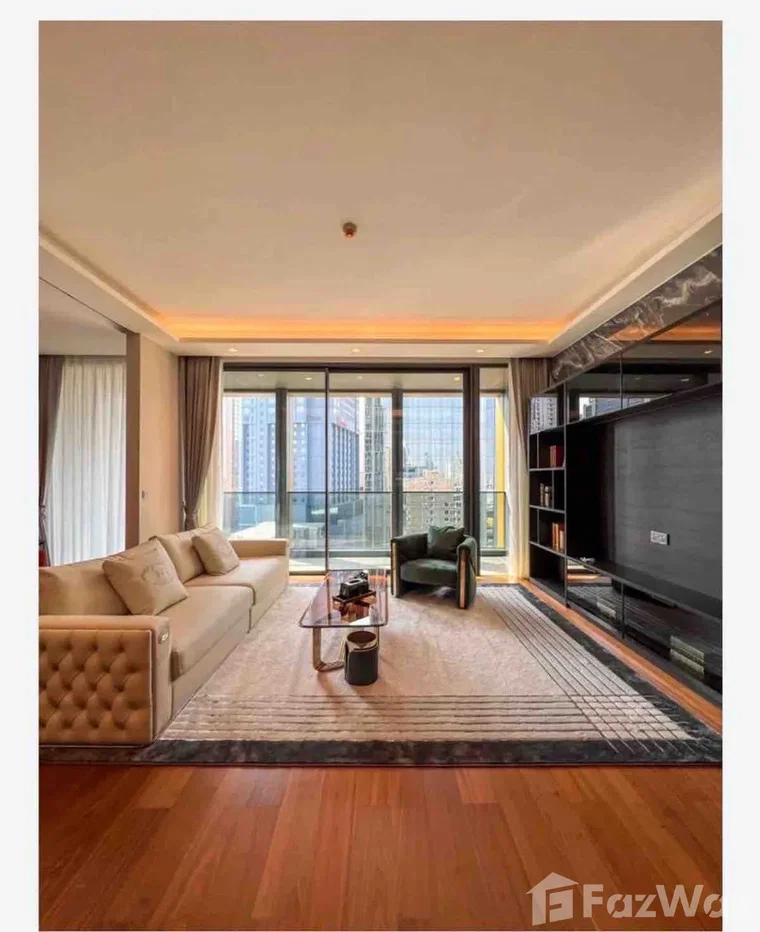 picture The Estelle Phrom Phong 6714148 - 2/17