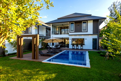 Houses for sale Chiang Mai : 999 Developments Luxury Pool Villas