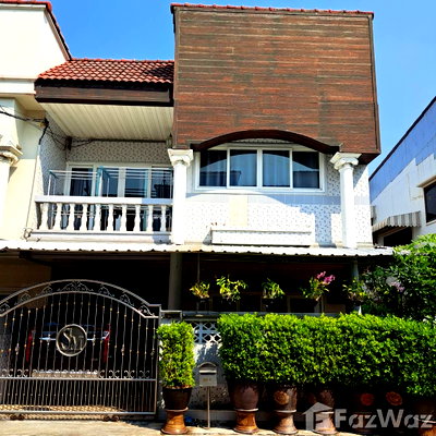 Townhouses for sale Bangkok : 3 Bedroom Townhouse for sale in Khlong Chaokhun Sing, Bangkok  2013944