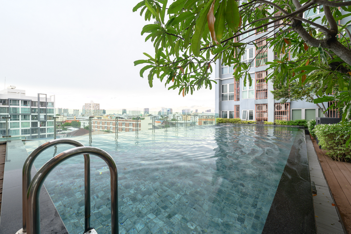 picture Centric Ratchada-Suthisan Cool Condo, Central City Location near MRT Sutthisan Station - 8/9