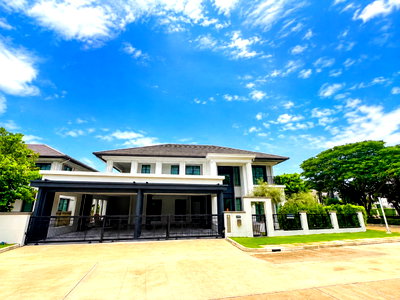 Houses for sale Nonthaburi : Setthasiri Rama 5 Modern Classic