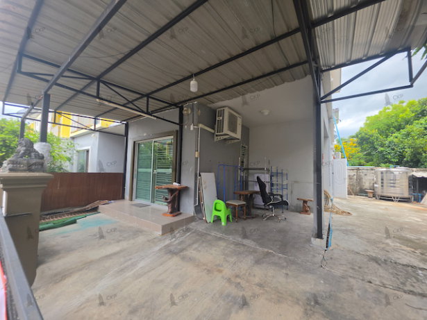รูป L260131 | ขายบ้านหลังริม 2 ชั้น นิรันดร์วิลล์ 10 ทำเลบางพลี–ลาดกระบัง ขนาด 32.7 ตร.วา ฟังก์ชันครบ บ้านสภาพดี หิ้วกระเป๋าพร้อมเข้าอยู่ - รูปที่ 3/16