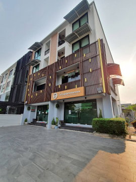 2-unit commercial building, beautifully renovated and suitable for use as a Home Office,Soi Sangkhom Songkhro 5