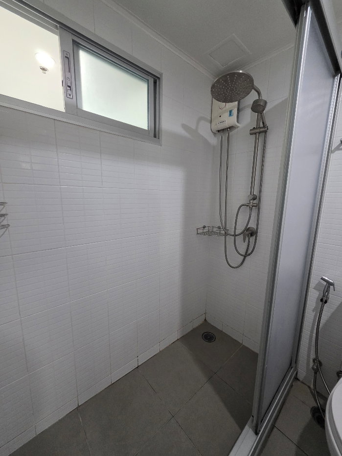 รูป For Rent ให้เช่าลุมพินีเพลสรามอินทรา ติดห้างCentral และBTS หน้าตึก+ เฟอร์นิเจอร์ครบ - รูปที่ 21/26