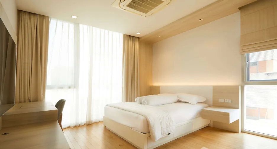 รูป บ้าน 3 ชั้น Pool villa ย่านพระราม 9 "Hem52" | 3 ห้องนอน 3 ห้องน้ำ พื้นที่ 360 ตร.ม. | **ค่าเช่า 160,000 บาท** นัดชม แอดไลน์ ID: @property.ma - รูปที่ 2/13