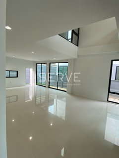 รูปภาพ 🔥60K🔥- Town Home 3 Bed 4 Bath 38 sq.w.,220 sq.m. Good location Close to Don Mueang Airport at Nue Connex House Don Mueang / For Rent