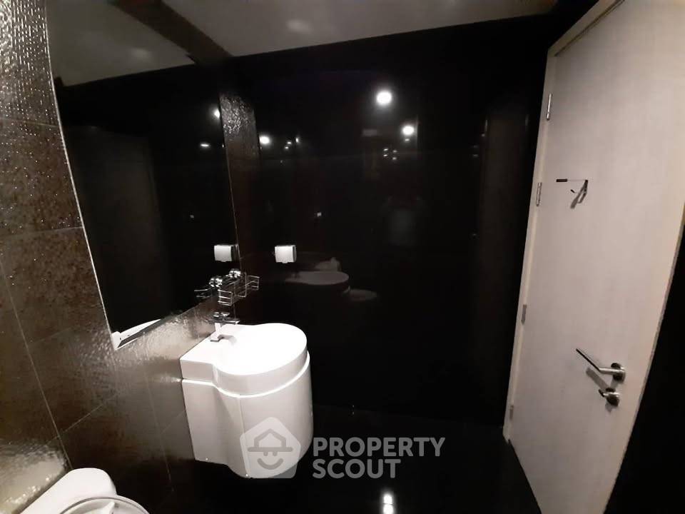 รูป คอนโด 2 ห้องนอน Rhythm Sukhumvit 36-38 ใกล้ BTS ทองหล่อ (ID 3238356) - รูปที่ 16/32