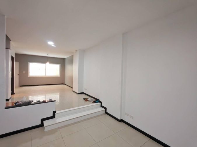 3-bed townhouse for sale, 23.7 sq wah, Vista Park Viphavadi